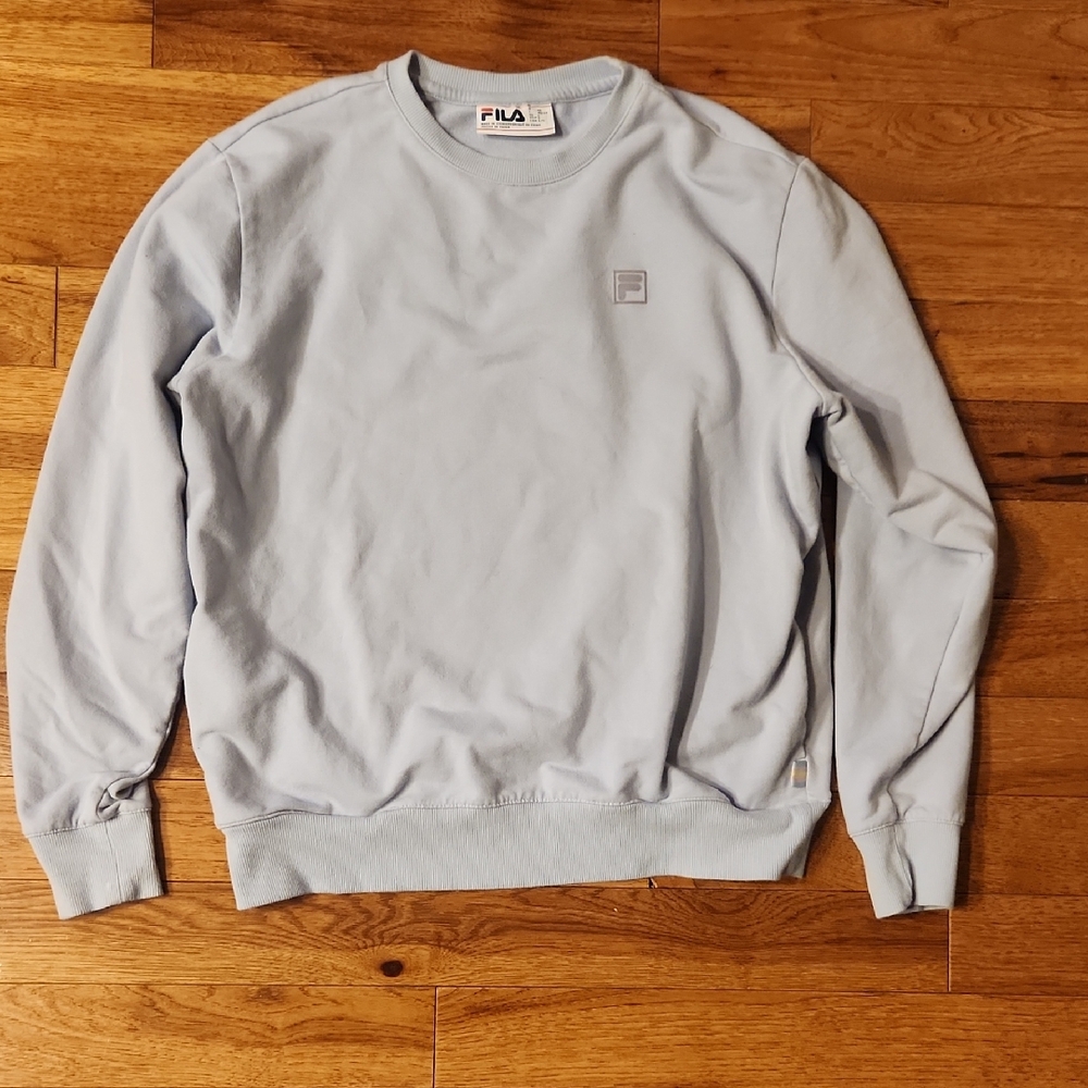 Fila Light Gray Crewneck Sweatshirt – Minimal Logo Pullover (L)